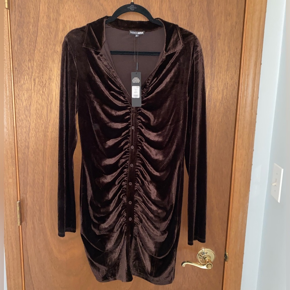 BRAND NEW! BROWN VELVET RUCHED MINI DRESS.